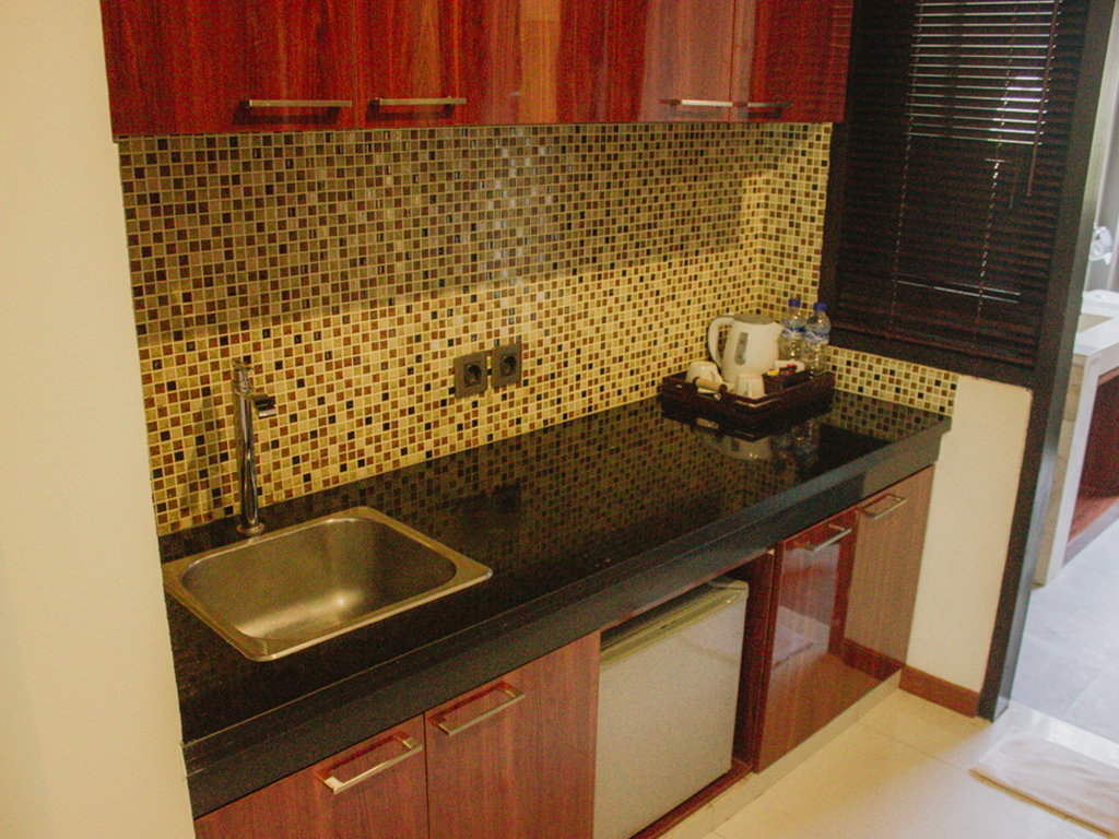 https://client.booknpay.net/argyasantijimbaran/assets/img/static/double-deluxe-rooms/double-deluxe-rooms3.jpg