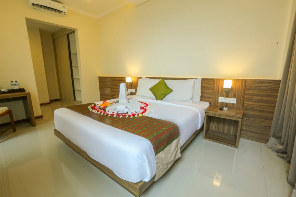 https://client.booknpay.net/argyasantijimbaran/assets/img/static/executive-suite-room/executive-suite-room2.jpeg